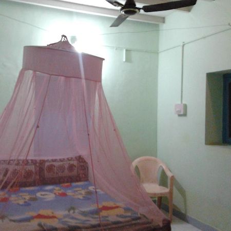 Om Shiva Guest House Hampi Luaran gambar