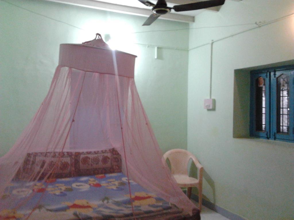 Om Shiva Guest House Hampi Luaran gambar